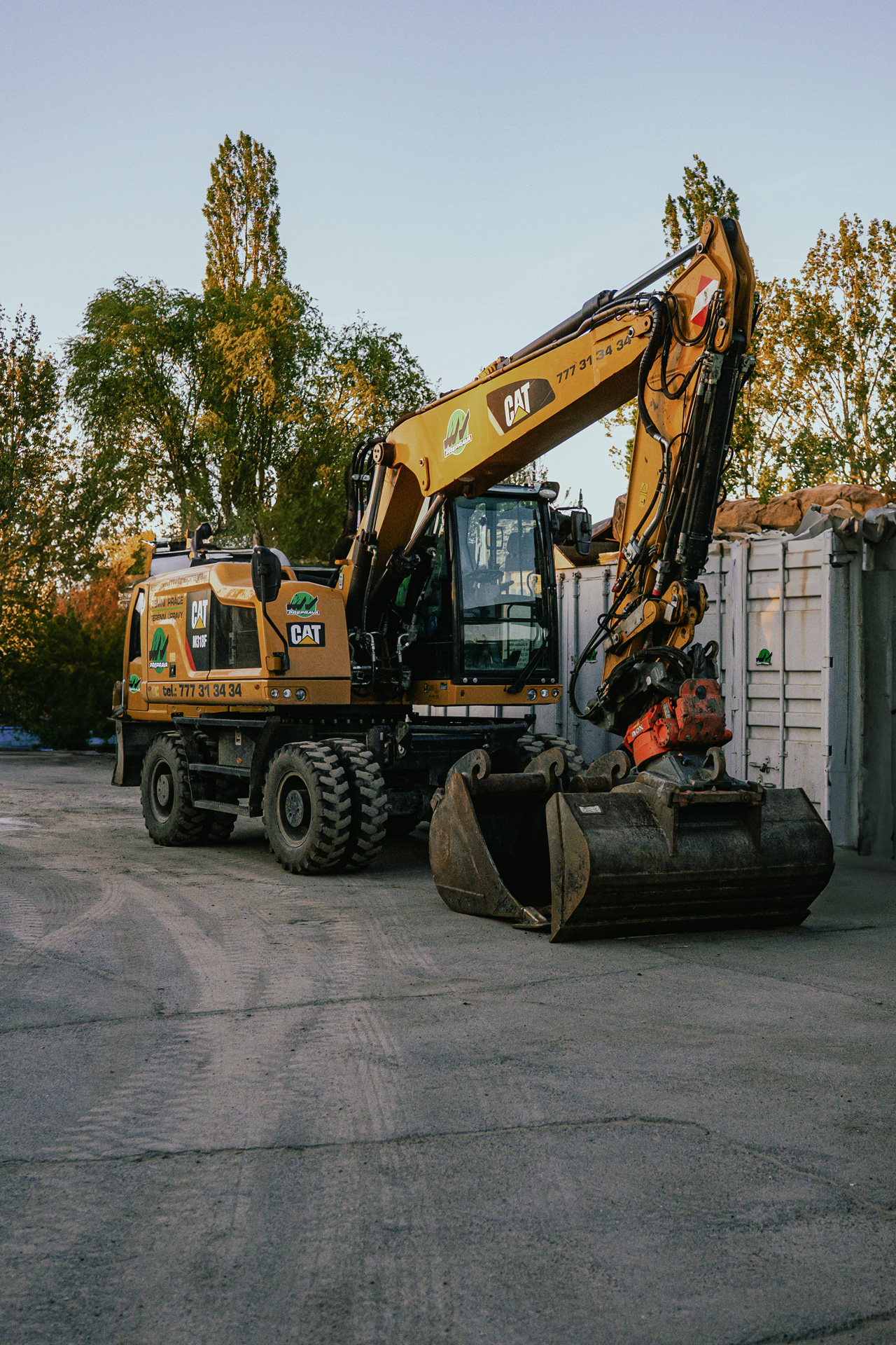 CAT 318F