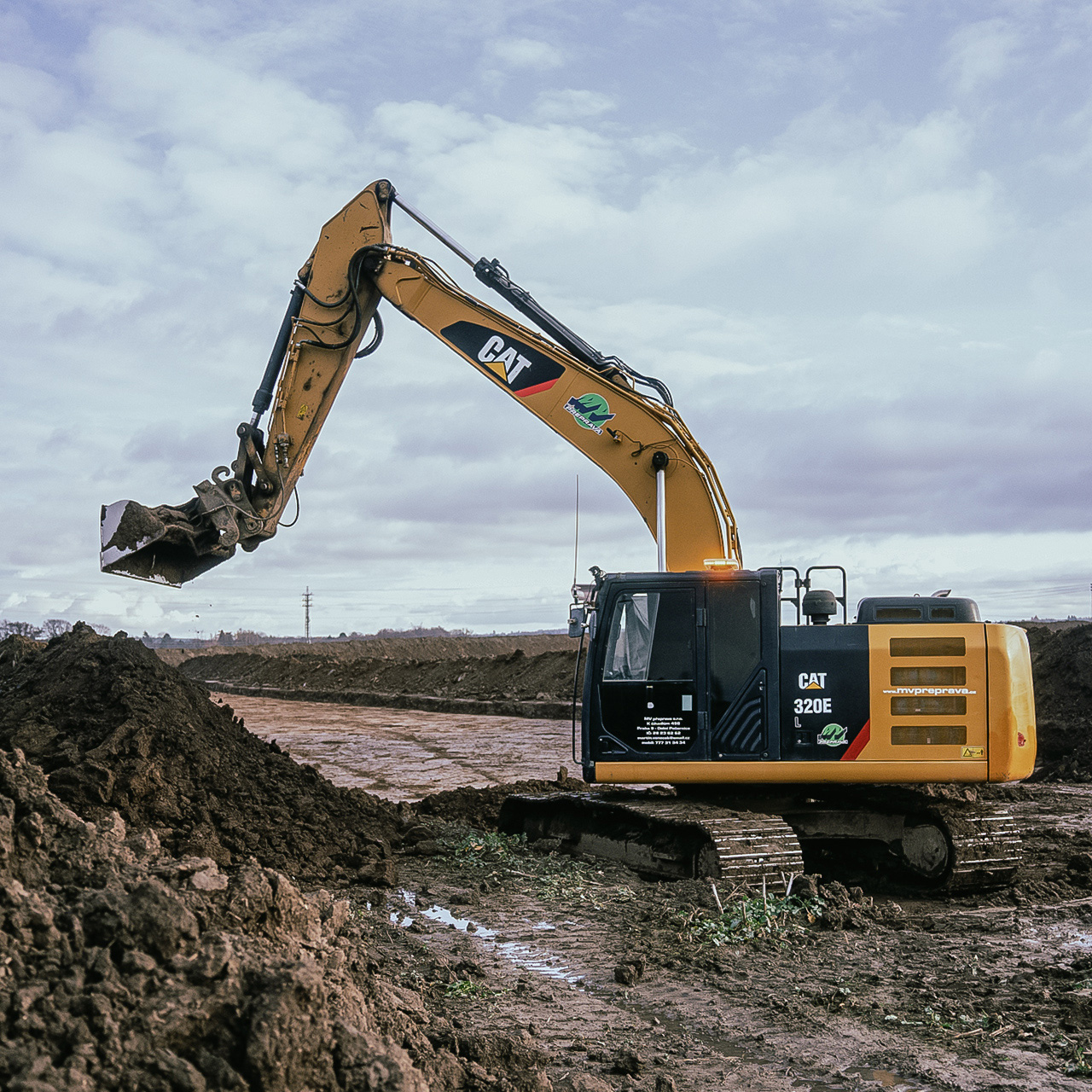 CAT 320E